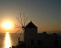 Click image for larger version

Name:	santorinisunset oia.jpg
Views:	704
Size:	28.4 KB
ID:	2270