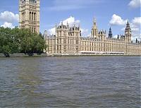 Click image for larger version

Name:	boatthames 012.jpg
Views:	435
Size:	49.2 KB
ID:	6073