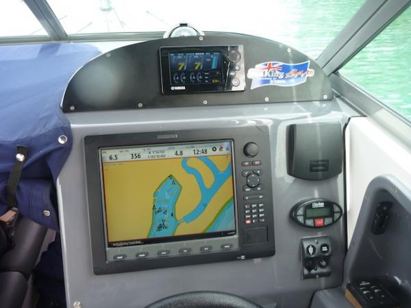 New helm station after Yamaha and Simrad refit