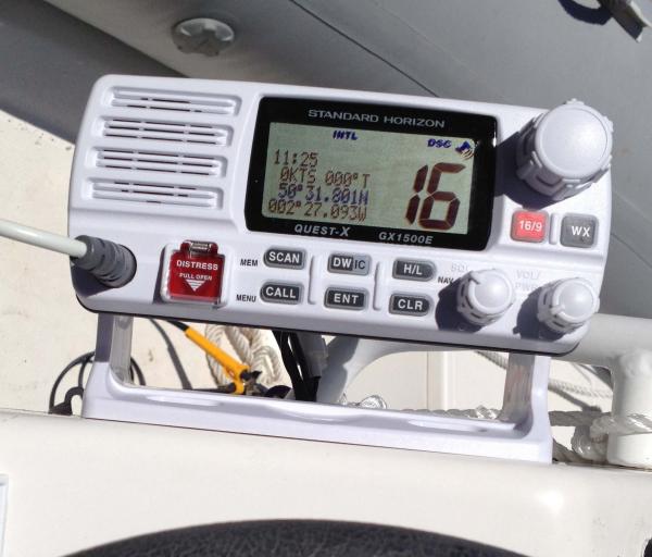 Standard Horizon GX1500E VHF DSC Radio showing GPS Position information from Lowrance Elite 4