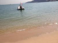 Fixed the bunjee between the anchor chain and the anchor line and tied a 50M line the stern of the RIB and up the beach to a tree...  works great......