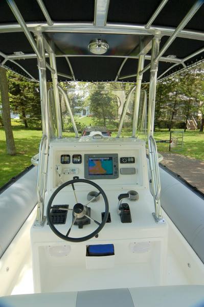 Dashboard with Raymarine E120 color chart plotter, radar, A.I.S. & fish finder