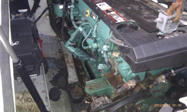 Volvo Penta D6 out for a sump change